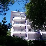Intimate In A Modern Residence-beahost * Bibione