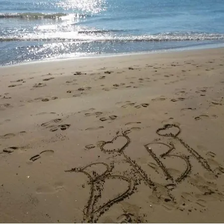 Intimate In A Modern Residence-beahost Apartman *